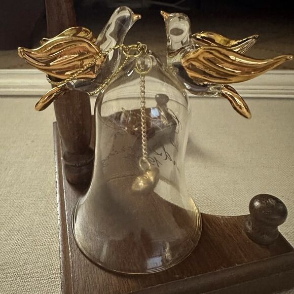Vintage 1998 crystal bell with gold doves, and gold writing and heart clapper. - Picture 3 of 7